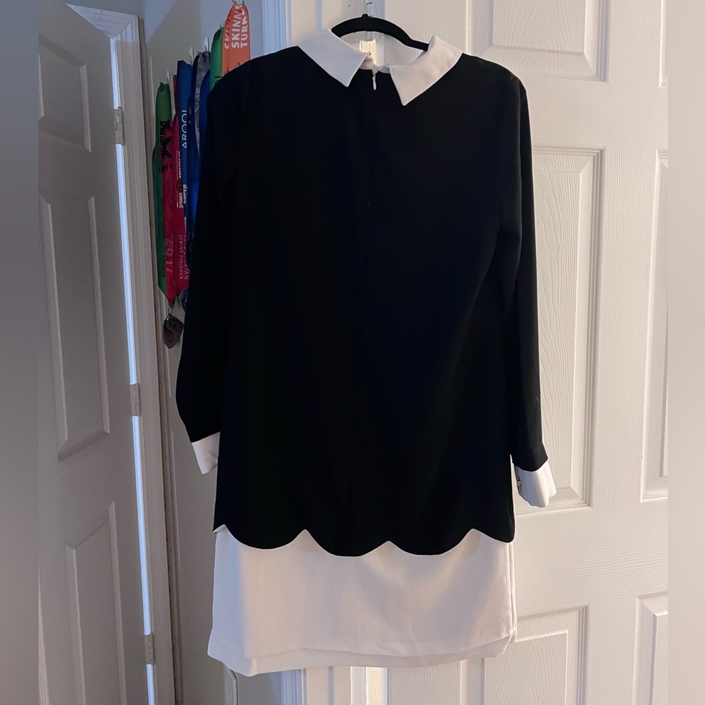 Cece Black and White Long Sleeve Shift Scalloped Dress